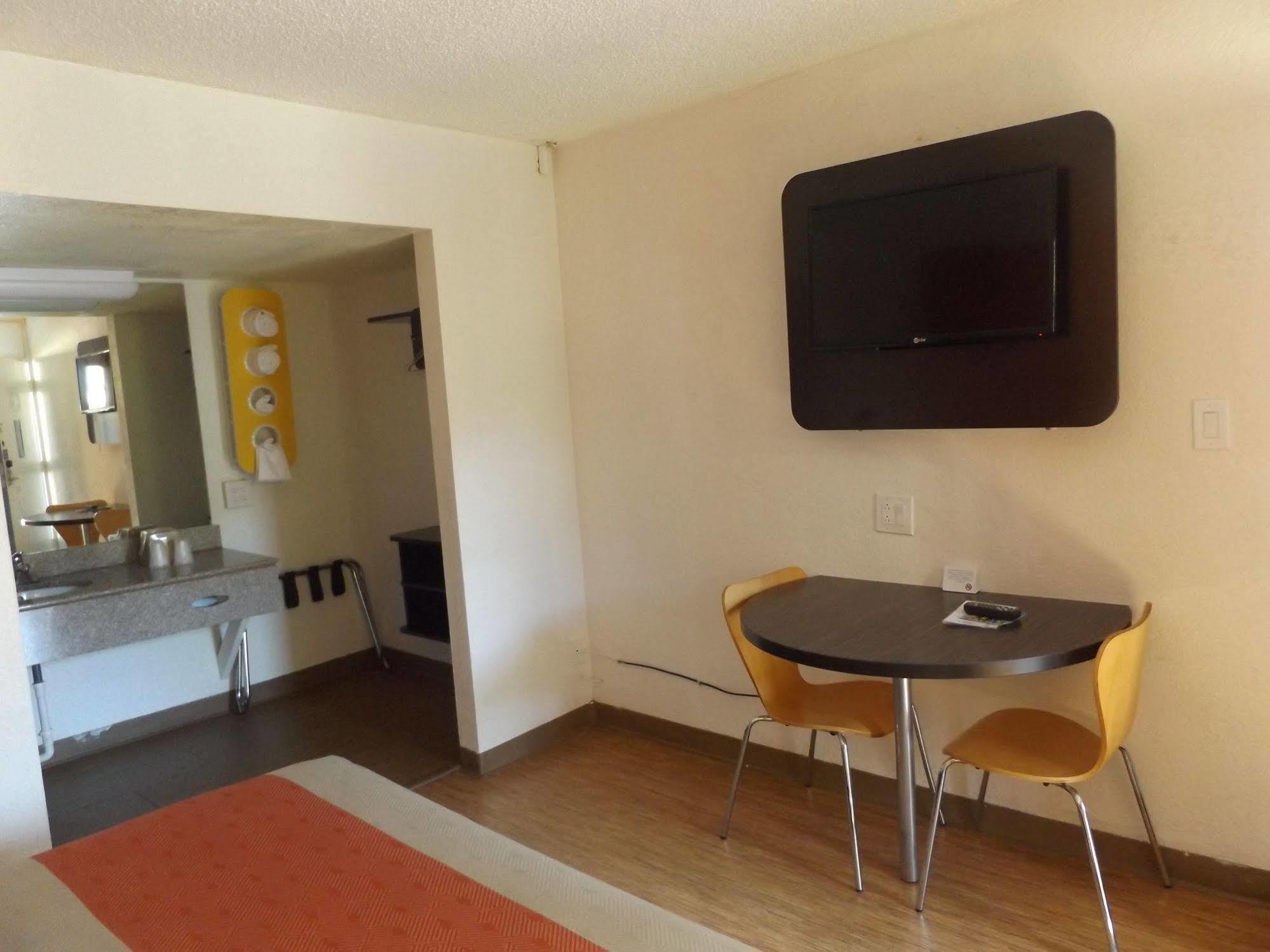 Motel 6 Glendale Phoenix Extérieur photo